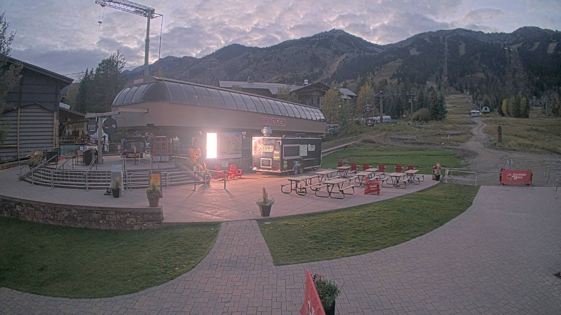 JHMR &ndash; Base of Bridger Gondola Webcam